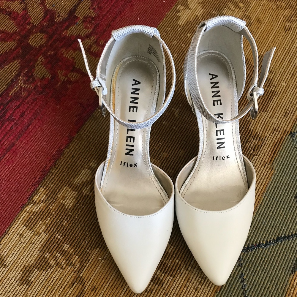 Anne Klein Ankle Strap Kitten Heels white size 7
